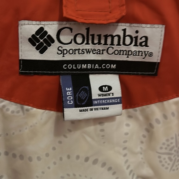 Columbia women’s winter jacket size medium - Picture 6 of 6